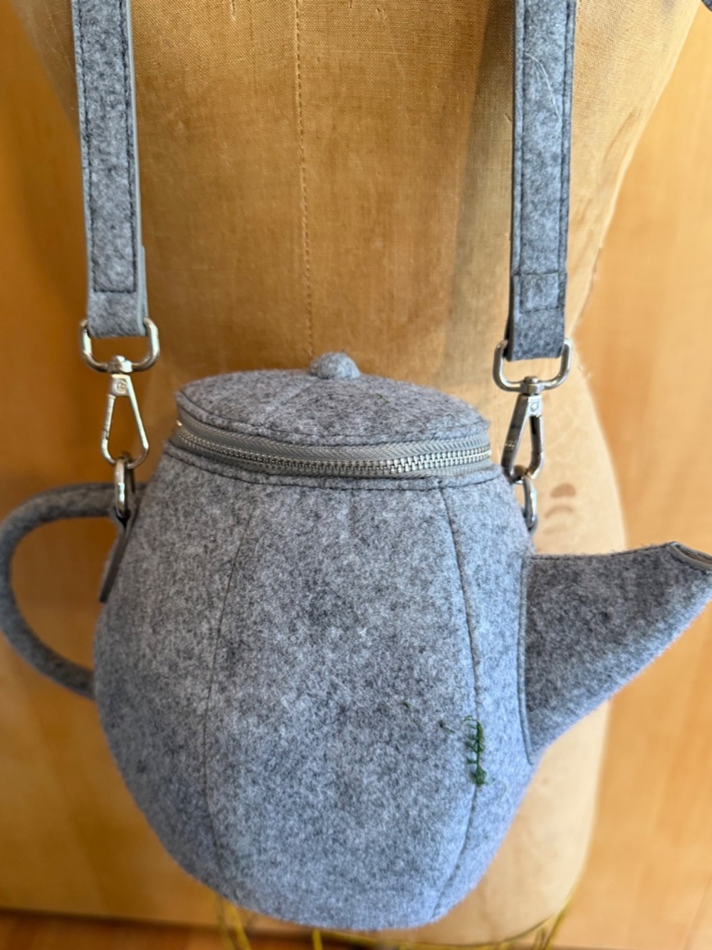 Akori Lee Mitsune Felt Teapot Purse